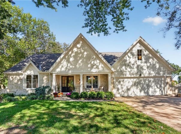 12710 Pembroke Lane, Leawood, KS 66209