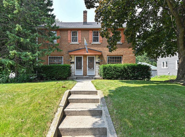 2135 S 102nd St, West Allis, WI 53227