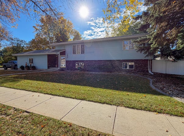 280 20TH St SE, Huron, SD 57350