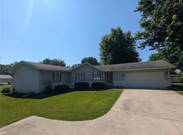 475 1st Avenue SW, Glenville, MN 56036