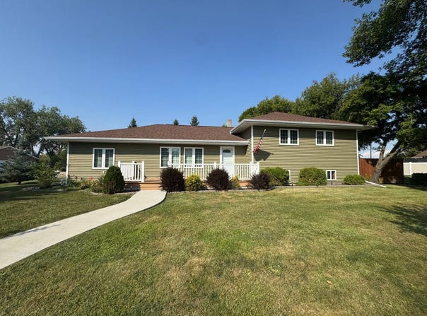 405 Main St E, Leeds, ND 58346