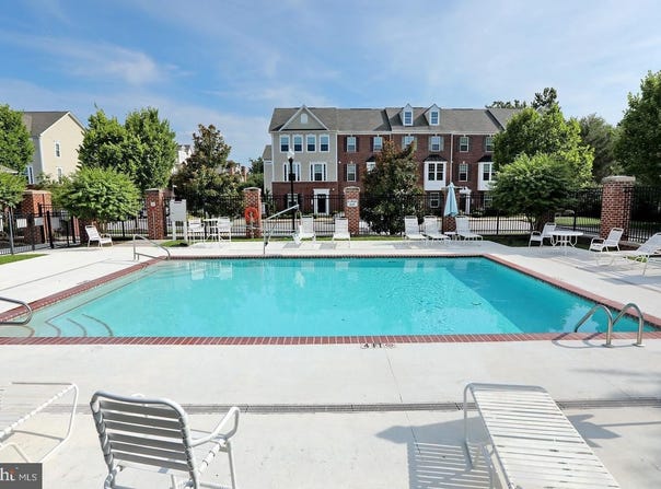 600 EDELEN STATION PLACE, LA PLATA, MD 20646