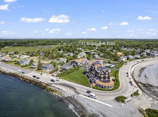143 Beach Avenue, Kennebunk, ME 04043