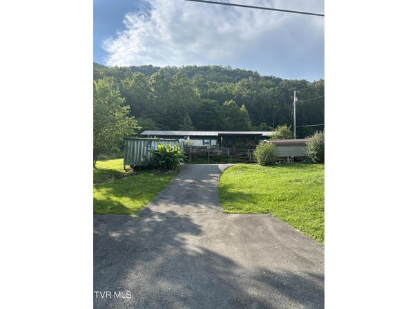 2703 Orr Street, Big Stone Gap, VA 24219
