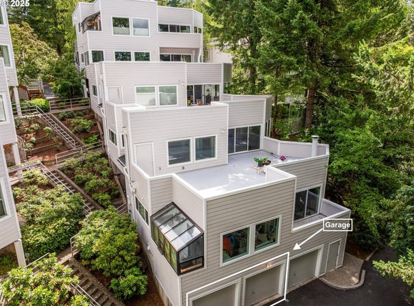48 EAGLE CREST DR, Lake Oswego, OR 97035