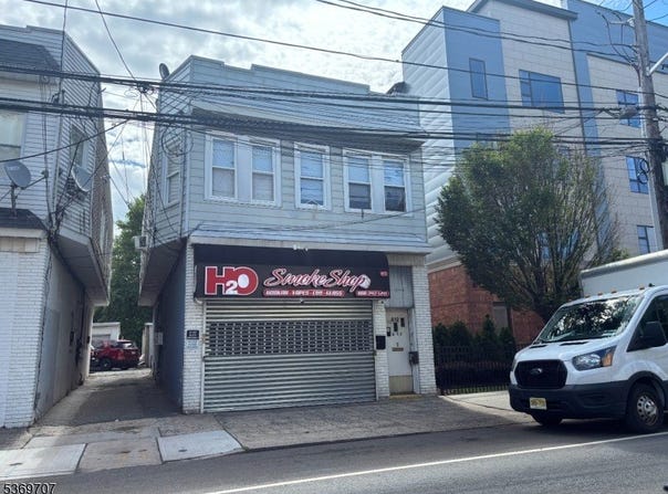 612 S Broad St, Elizabeth City, NJ 07202-2602