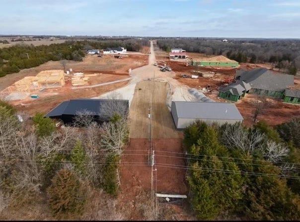 107 Pine Valley Lane, Shawnee, OK 74801