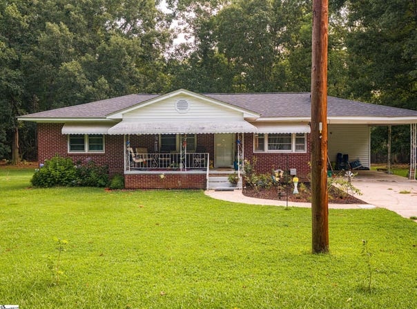 1124 Camelot Forest, Belton, SC 29627