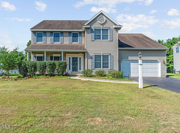 157 Kennewyck Circle, Guilderland, NY 12159
