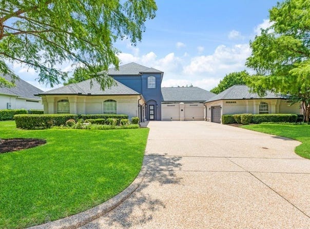 911 Walnut Falls Circle, Mansfield, TX 76063
