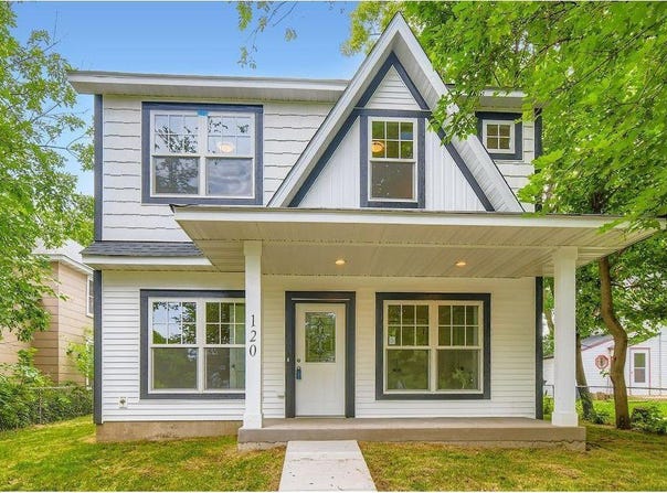 120 Case Avenue E, Saint Paul, MN 55117