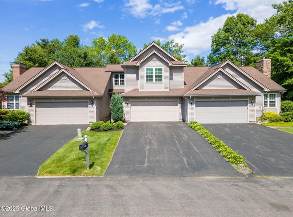 11 Wesley Place, Guilderland, NY 12186