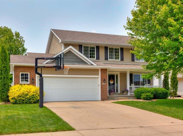 1820 SE Prairie Creek Drive, Waukee, IA 50263