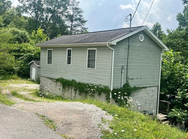 66 Adams Ridge, Hazard, KY 41701