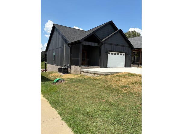 386 Moon Bay Dr, Kuttawa, KY 42055
