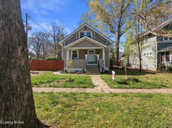 8 Hill Top Ct, Louisville, KY 40214