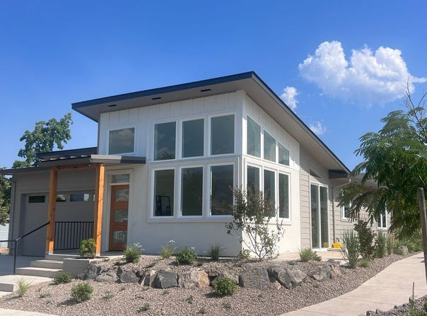 1125 Wheeldon Way, Ashland, OR 97520