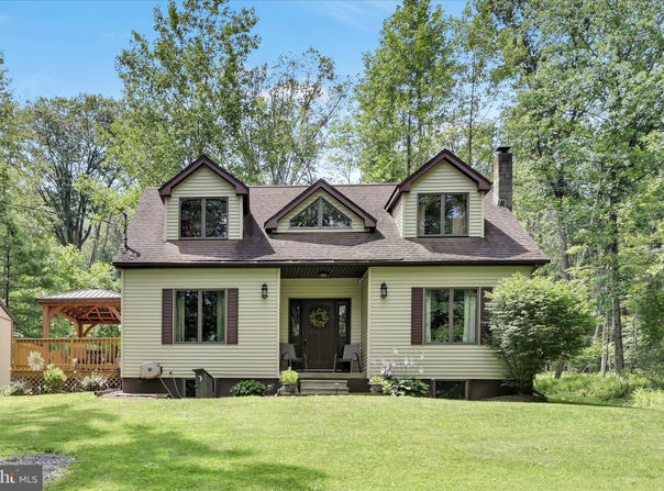 34 ZUKAS LANE, ASHLAND, PA 17921
