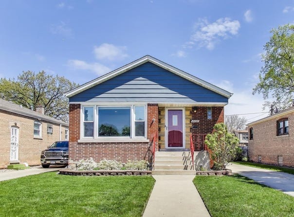 8737 S Fairfield Avenue, Evergreen Park, IL 60805