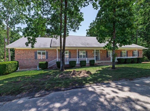 72 Ranch Road, Arkadelphia, AR 71923