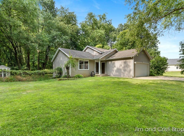 9935 Flat Rock Court, Middleville, MI 49333