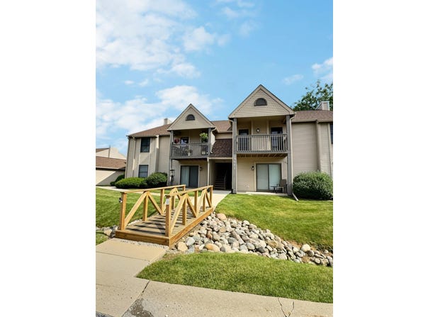 3602 Timberbridge Drive, Valparaiso, IN 46383