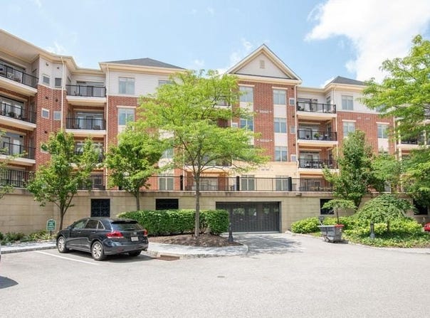 350 CARSON TERRACE, HUNTINGDON VALLEY, PA 19006