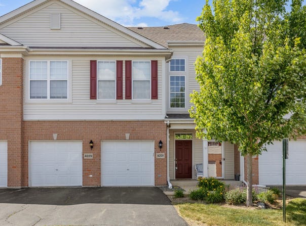 4231 Savoy Lane, McHenry, IL 60050
