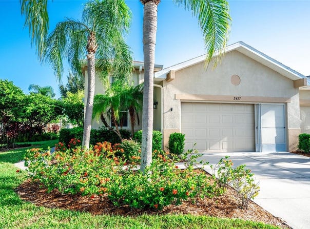 2427 SIFIELD GREENS WAY, SUN CITY CENTER, FL 33573