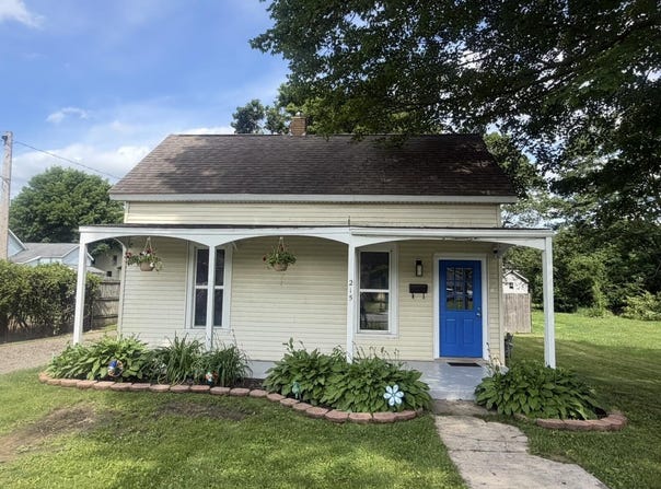 215 N Centerville Road, Sturgis, MI 49091