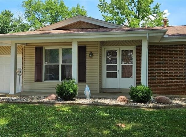 553 Goldwood Drive, Ballwin, MO 63021