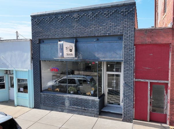 108 E 1st St, Ellsworth, KS 67439