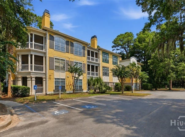 3326 Whitemarsh Way, Savannah, GA 31410