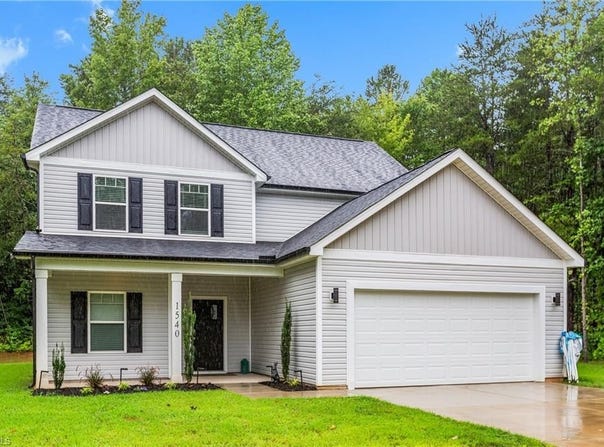 1540 S Peace Haven Road, Clemmons, NC 27012