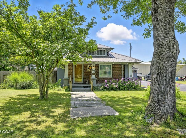 305 N Virginia Street, Quapaw, OK 74363