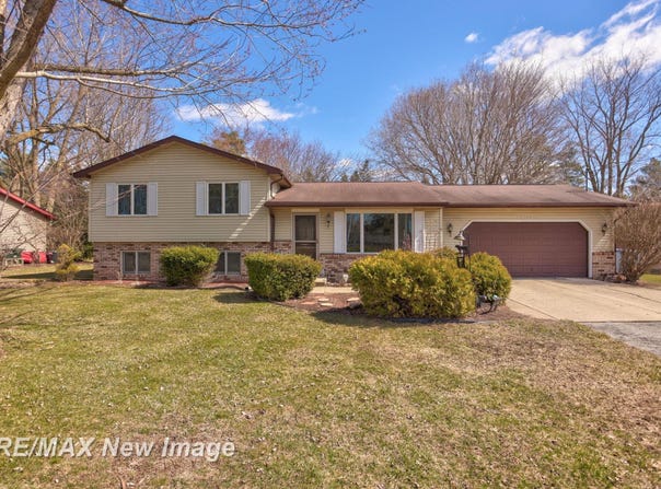 4132 Meadowbrook, Freeland, MI 48623