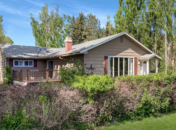 1421 14th St SW, Sidney, MT 59270