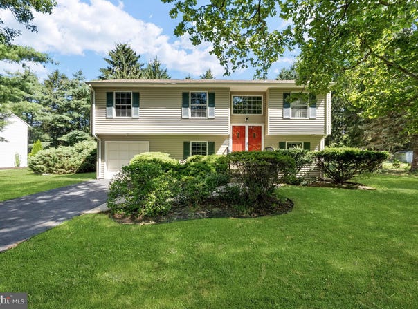 45 LINDEN LANE, PLAINSBORO, NJ 08536