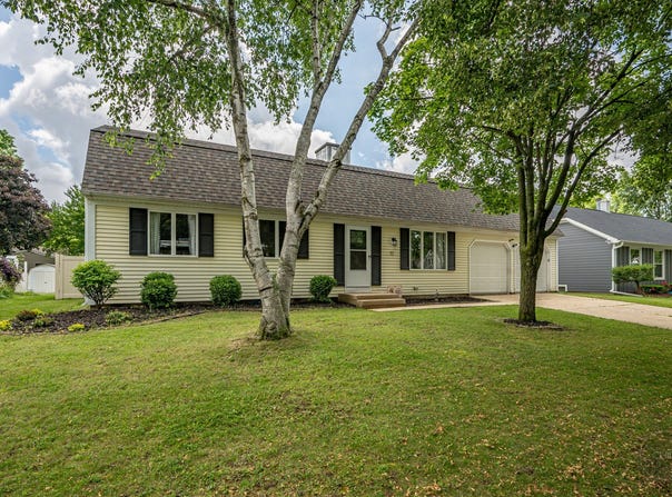 12 Sherwick Road, Oswego, IL 60543