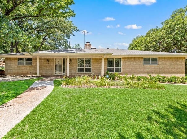 1306 Driftwood Drive, Euless, TX 76040