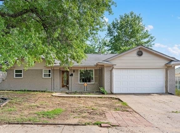 212 W 17th Street, Owasso, OK 74055
