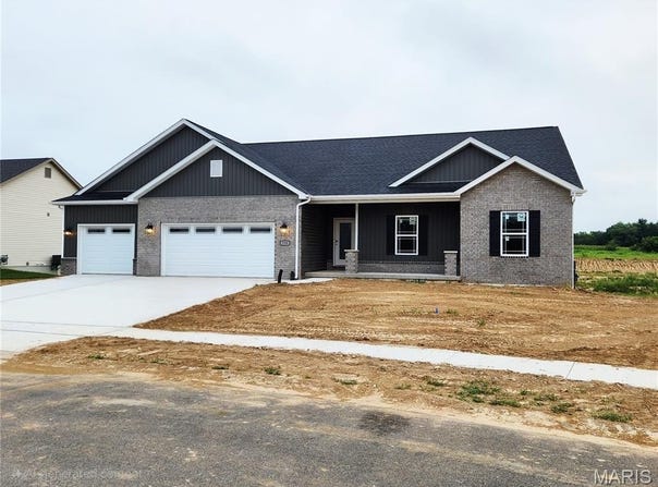 720 Creekwood Court, O'Fallon, IL 62269
