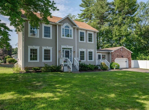35 Colonial Drive, Salem, NH 03079