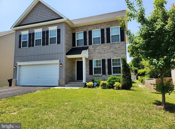 8366 LEIGHBURN DRIVE, ROANOKE, VA 24019