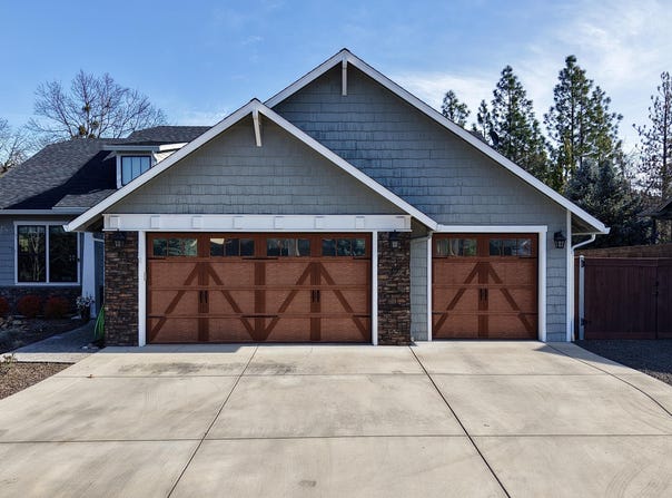 209 White Oak Way, Shady Cove, OR 97539