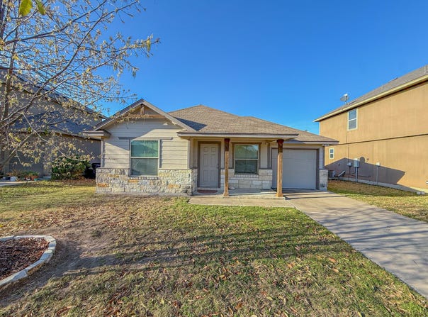 412 Azurite Dr, Jarrell, TX 76537