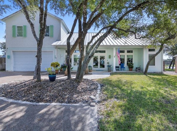 422 Fairway Oaks, ROCKPORT, TX 78382
