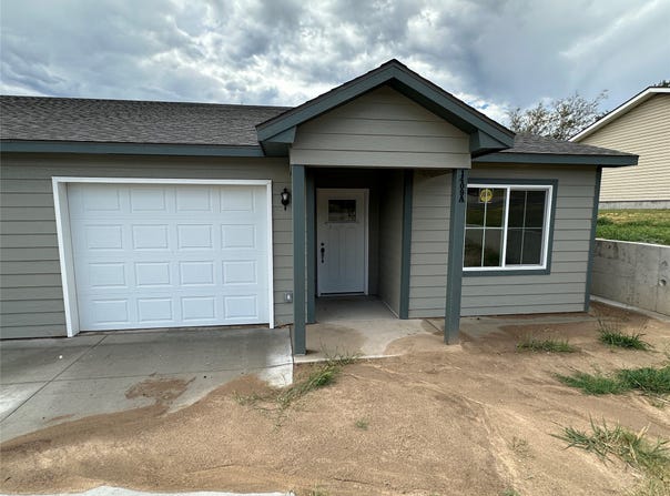 1409 E Cedar Street, Dodge City, KS 67801