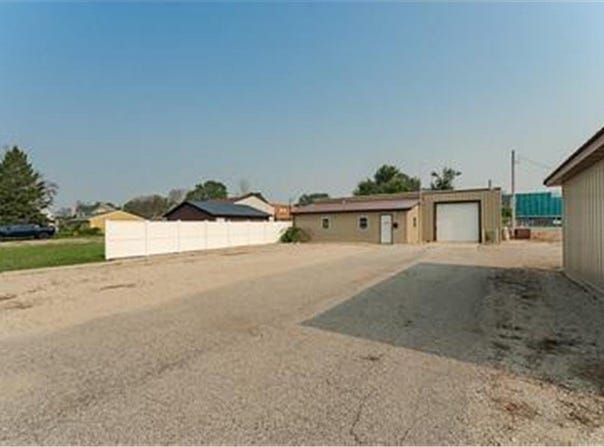 1007 3rd Avenue NE, Austin, MN 55912