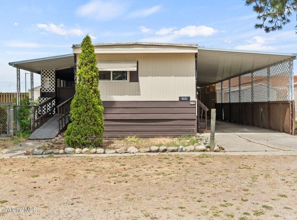9221 N Starr Loop, Hayden, ID 83835